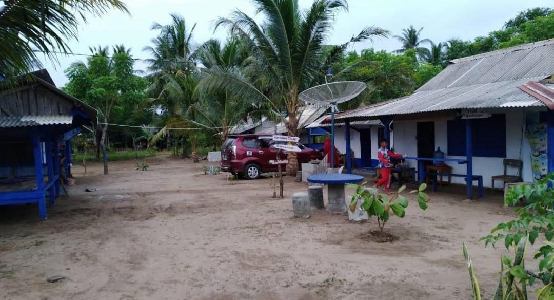Penginapan Tegar Sawarna Exterior photo