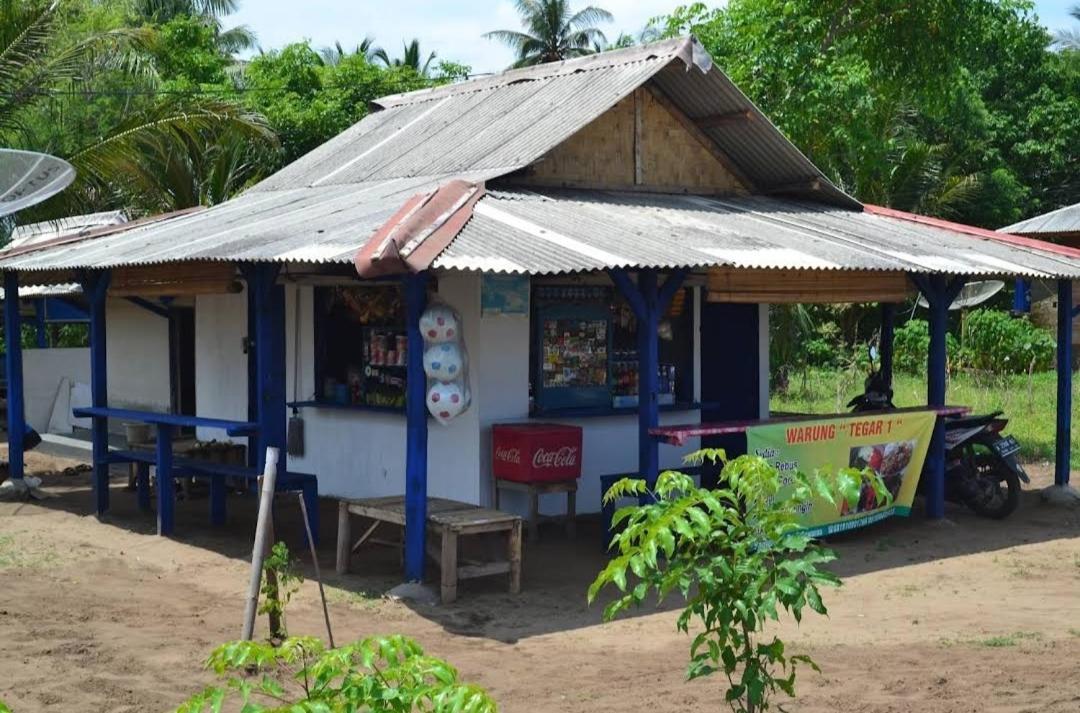 Penginapan Tegar Sawarna Exterior photo