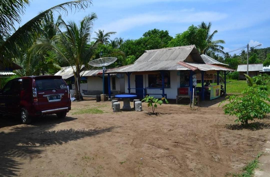 Penginapan Tegar Sawarna Exterior photo