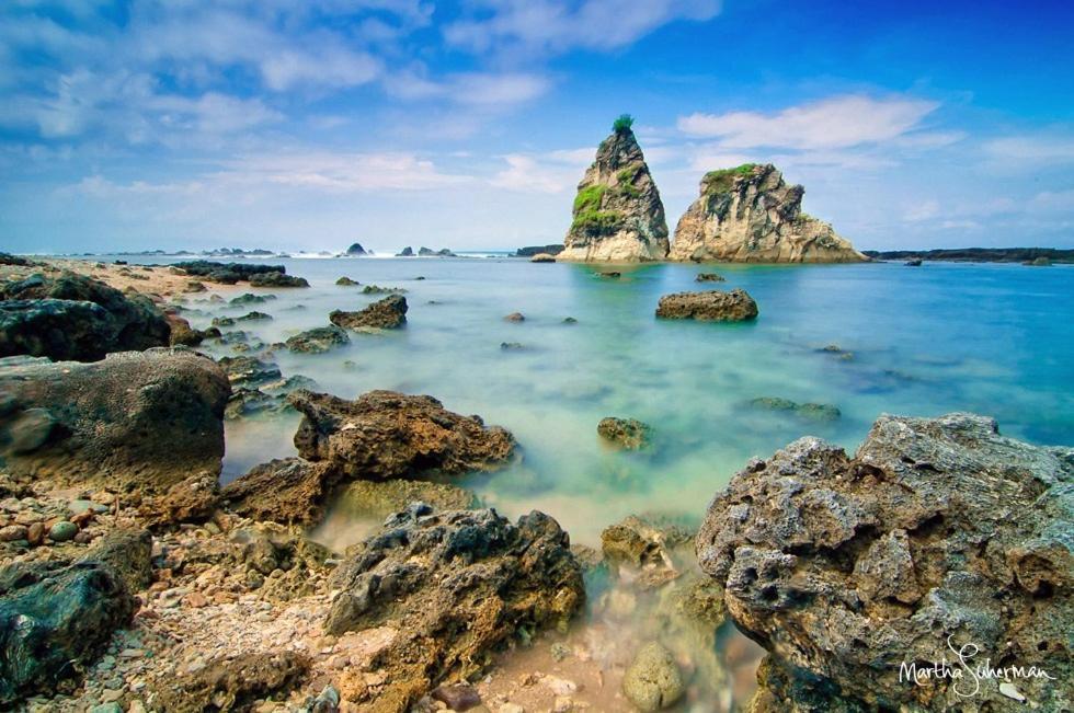 Penginapan Tegar Sawarna Exterior photo