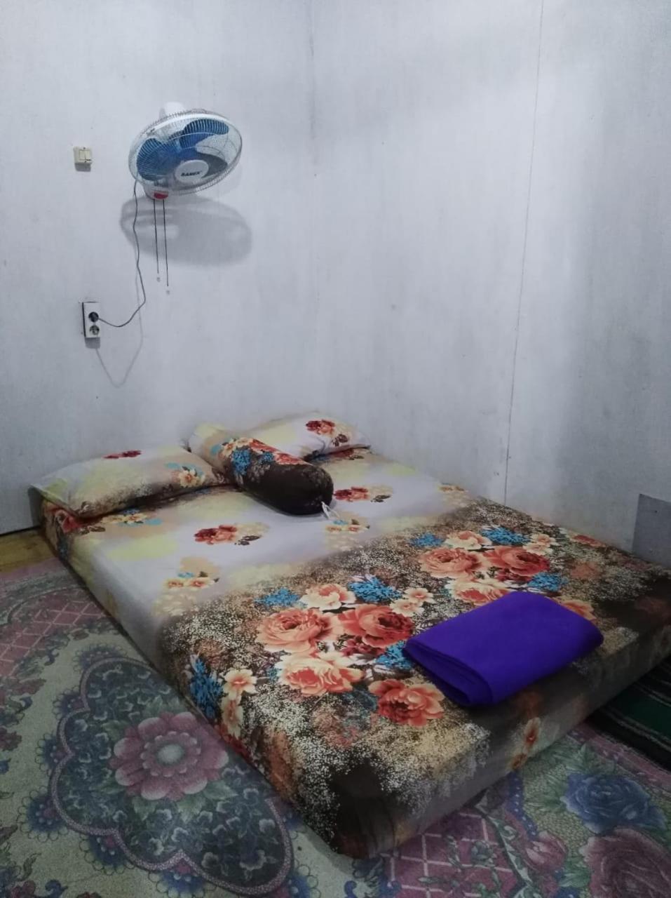 Penginapan Tegar Sawarna Exterior photo