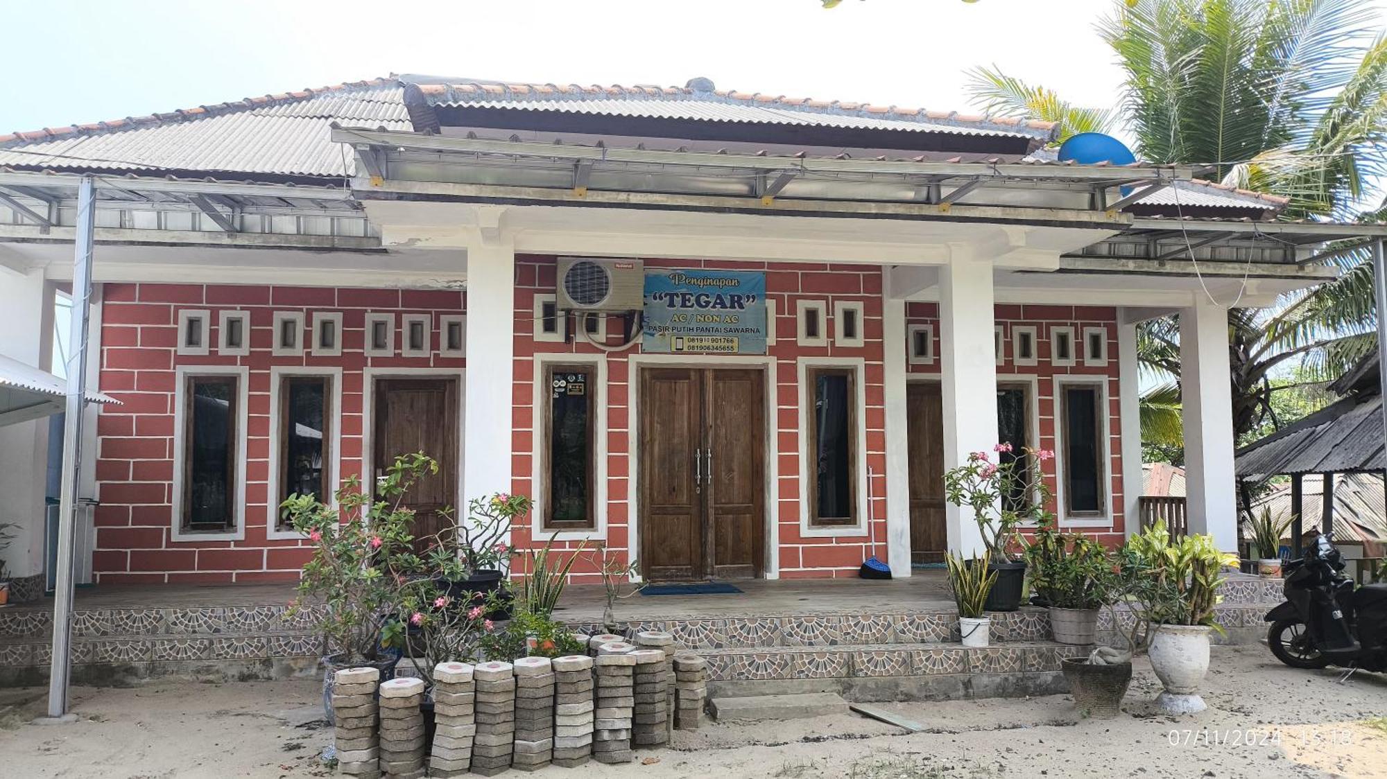 Penginapan Tegar Sawarna Exterior photo